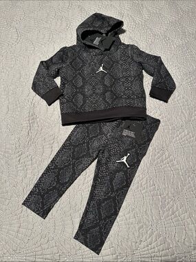 Jordan Infant Black Snake-Print Hoodie & Leggings Set, NWT’s, Size 12 Months